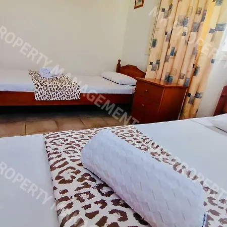 Yiallos Village L101 شقة *